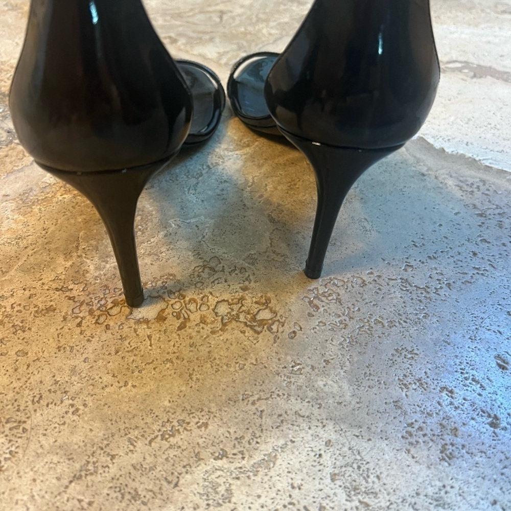 Classic Stuart Weitzman Nudist Black Patent 10.5 3.5” heel - Picture 2 of 6